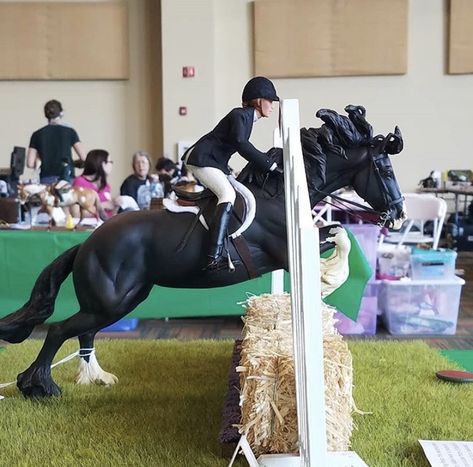 Shliech Horses, Horse Diorama, Mini Horse Tack, Schleich Horses Stable, Miniature Horse Tack, Horses Beautiful, Unusual Horse, Horse Farm Ideas, Diy Horse Barn