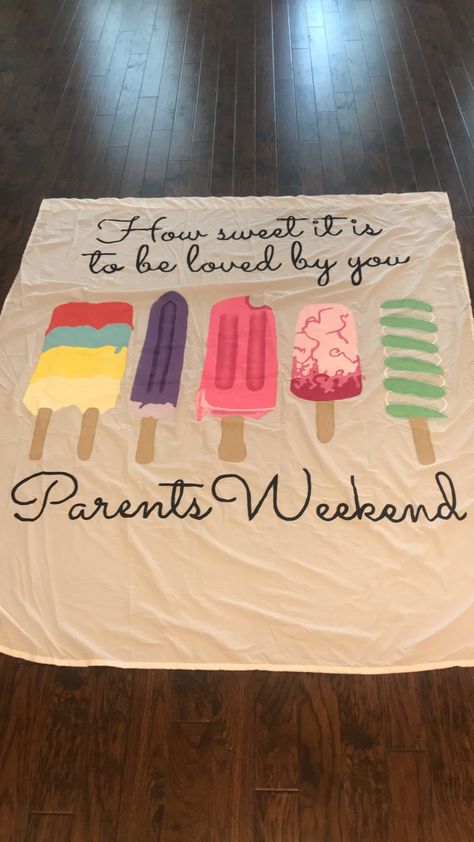 Family Weekend Sorority Banner, Parents Weekend Banner, Sorority Family Weekend, Sorority Moms Day, Sorority Banner Ideas, Sorority Parents Weekend, Sorority Activities, Family Day Activities, Recruitment Decorations