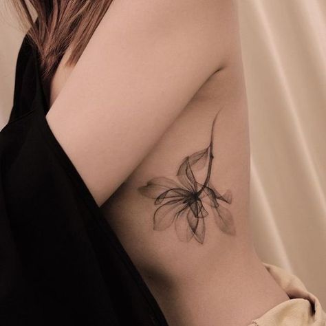 Spine Tattoos For Women, Discreet Tattoos, Spine Tattoos, Subtle Tattoos, Elegant Tattoos, 문신 디자인, Feminine Tattoos, Simplistic Tattoos, Minimal Tattoo