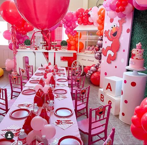 Pink And Red Elmo Party, Halloween Elmo Party, Abby Elmo Birthday Party, Pink Elmo Party, Elmo Bday Party Ideas, Girly Elmo Birthday Party Decoration, Elmo First Birthday Photoshoot, Elmo Cookies 1st Birthday, Elmo Abby Birthday Party Girly