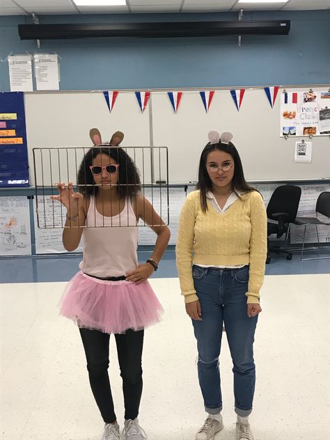 Dw Arthur Halloween Costume, Arthur And Dw Costume, Dw Costumes, Arthur Halloween Costume, Dw Arthur, Arthur Costume, Sister Halloween Costumes, Halloween 23, Halloween Costume Outfits