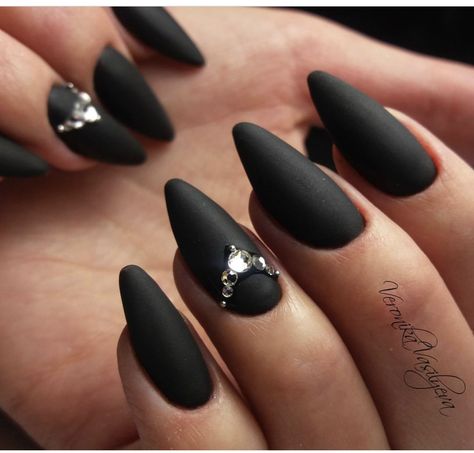 Matte Black Wedding Nails, Black Bridal Nails Wedding, Wedding Nails For Black Dress, Gothic Bridal Nails, Matte Nails With Gems, Gothic Wedding Nails For Bride, Black Nails With Crystals, Black Dragon Nails, Gothic Wedding Nails