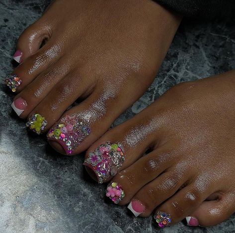 Rainbow Toe Nails, Gold Toe Nails, Glitter Toe Nails, Overlay Nails, Gel Toe Nails, Acrylic Toe Nails, Acrylic Toes, Pretty Toe Nails, Acrylic Nail Set