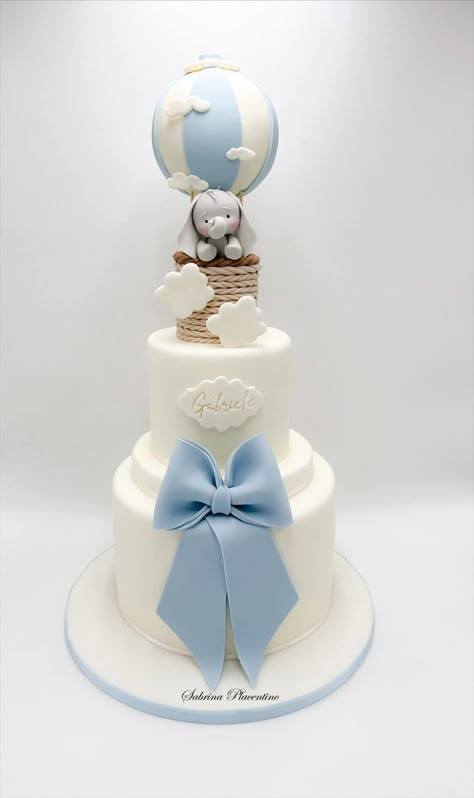 Blue Cloud Cake, Christening Themes Boy, Hot Air Balloon Baby Shower Cake, Baby Shower Cake Boy, Baby Shower Luncheon, Angel Baby Shower, Elephant Baby Shower Cake, Hot Air Balloon Cake, Giraffe Cakes