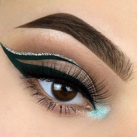 Prom Makeup Blue Eyes, Emerald Eye Makeup, Green Dress Makeup, Sweet 16 Makeup, Sundae Funday, Mint Gelato, Green Eyeshadow Look, Silver Sprinkles, Quinceanera Makeup