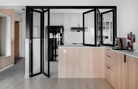 Kitchen Island Sliding Doors, Kitchen With Glass Partition, Kitchen Glass Partition, Kitchen Separation Ideas, Glass Window Kitchen, Kitchen Pass Through Ideas, Half Open Kitchen, Kitchen Ideas Singapore, Bto Kitchen