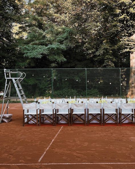 Tennis Court Wedding, Tennis Birthday Party, Wimbledon Party, Experiential Marketing Events, Tennis Birthday, Olympic Party, Tennis Party, Tennis Event, Sport Park