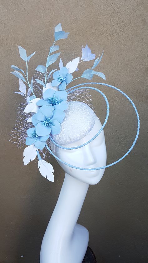 Wedding Hair Fascinator, Diy Fascinator, Fascinator Hats Outfit, Fascinator Hats Diy, Fascinator Hats Wedding, Classy Hats, Mad Hat, Fascinator Hairstyles, Crazy Hats