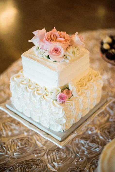 Square Cake Design, Square Wedding Cake, Vintage Pasta, Cakes Simple, Cakes Pink, Cakes Elegant, Cakes Flowers, Square Wedding Cakes, Small Wedding Cakes