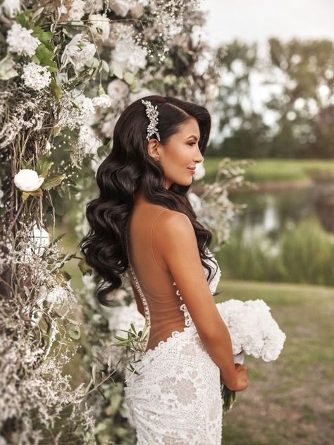 Wedding Dresses Ivory, Bridal Hair Down, Outdoor Wedding Dress, Long Hair Wedding Styles, Boho Wedding Dress Lace, Wedding Hair Inspiration, Wedding Hair Down, Bridesmaid Hairstyles, Lace Wedding Dresses