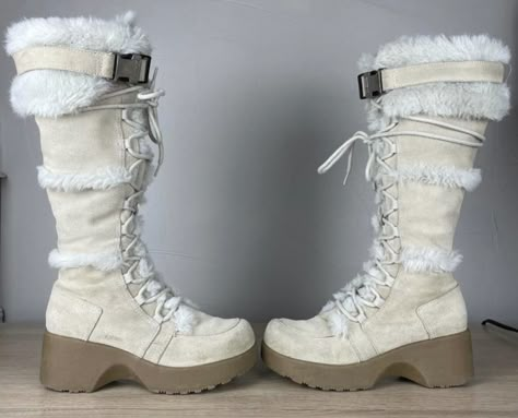 Snow Boots Aesthetic, White Snow Boots, Boots Aesthetic, Whimsical Shoes, Fuzzy Boots, Dr Shoes, Cute Shoes Heels, Fantastic Shoes, Moon Boots