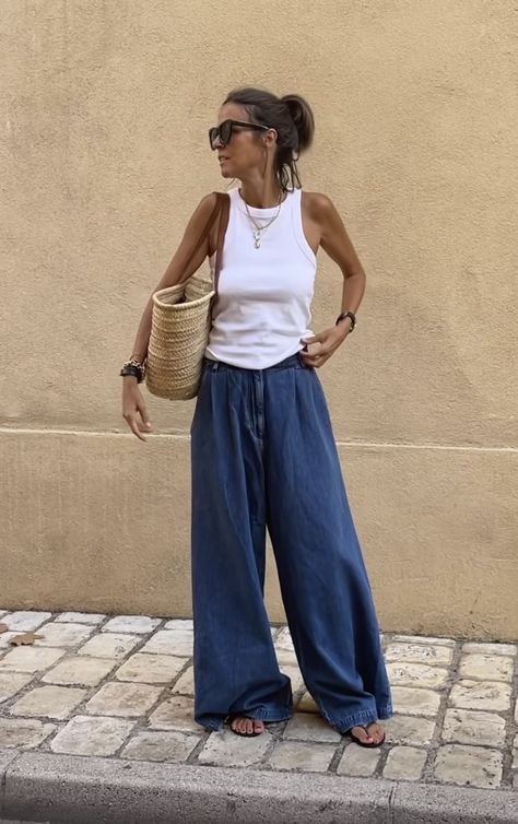 Stile Hippie Chic, Wander Outfit, Elsie Green, Looks Jeans, Summer Outfits 2024, 2024 Fashion Trends, Short Women, Mode Boho, Mode Casual