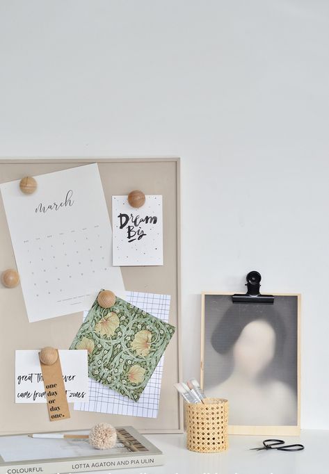 Love an Ikea hack? Here's an easy Ikea pin board hack. Transform the basic Ikea cork board in to a stylish, minimalist pin board for your home office. And the best bit is that this Ikea hack is super budget friendly. #ikeahack #pinboard #corkboard Ikea Pin Board, Cork Board Decorating Ideas, Pin Board Ideas Aesthetic, Corkboard Decor, Ikea Cork, Office Cork Board, Pinboard Ideas, Diy Cork Board, Office Aesthetic