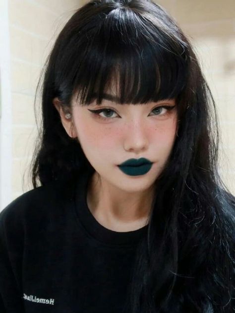 Asian Eye Makeup, Goth Makeup, Dark Makeup, Creative Makeup Looks, Grunge Makeup, Kiss Makeup, Asian Makeup, Face Hair, Pretty Makeup