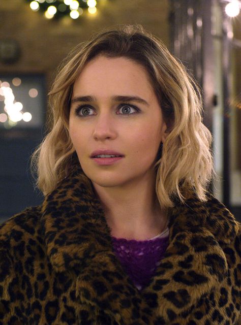 A Fan Theory May Have Given Away The Big (Disturbing) Twist Of Last Christmas+#refinery29 Emilia Clarke Last Christmas, Emilia Clarke Hair, Last Christmas Movie, Emilie Clarke, Pretty Ppl, Face Reference, December 19, Girl Celebrities, Last Christmas