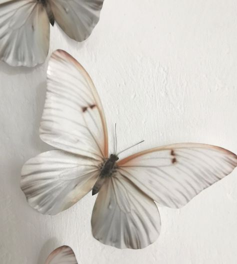 Butterflies Bedroom, Bedroom Butterfly, Table Decorations Home, Cream Butterfly, Butterfly Accessories, 3d Butterfly Wall Art, Butterfly Bedroom, 3d Butterfly, Cream Tones