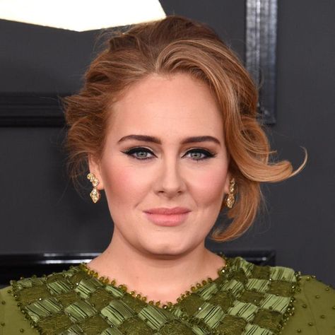 Adele Quotes, Adele Fashion, Big Wedding Hair, Adele Singer, Hairstyles For Chubby Faces, Adele Style, Wedding Hair Trends, American Celebrities, Emma Willis