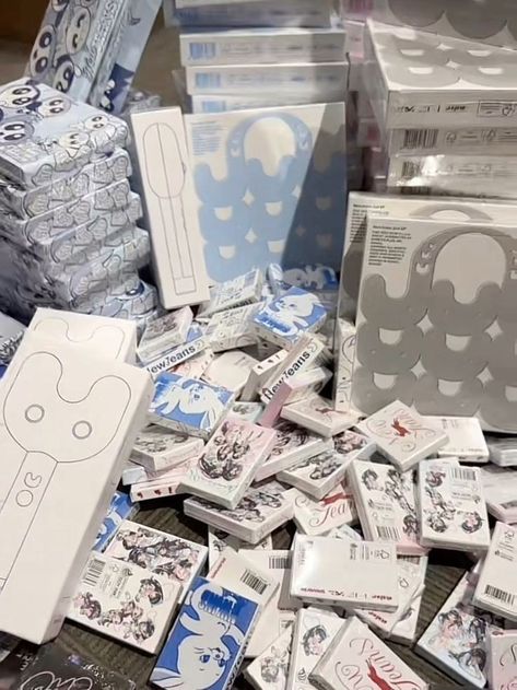 #newjeans Newjeans Albums, New Jeans Merch, Collector Aesthetic, Diy Phone Case Design, Kpop Room, Kpop Albums, Bunny Bags, Light Blue Aesthetic, Pop Photos