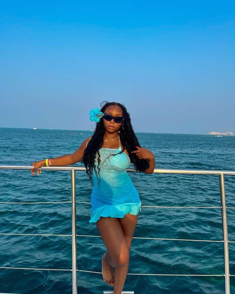 Cruise Outfits Baddie, Summer In Florida Outfits, Boat Trip Outfit Summer, Tropical Vacay Outfits, Cruise Outfits Black Women, Cute Cruise Outfits, Island Girl Outfit, Boat Cruise Outfit, Tropical Outfit Ideas