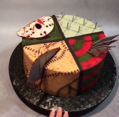 Horror classics Horror Movie Birthday Cake, Horror Movie Birthday, Movie Birthday Cake, Movie Cupcakes, Horror Cake, Scary Cakes, Horror Classics, Birthday Cake Gift, Cake Decorating Courses