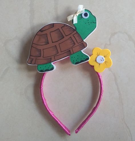 Turtle Headband, Cute Crafts, Tiara, Enamel Pins, Novelty Christmas, Christmas Ornaments, Holiday Decor, Christmas