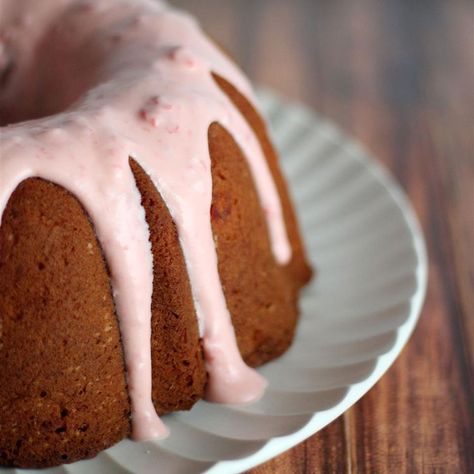 Maraschino Cherry Pound Cake Cherry Pound Cake Recipes, Cold Oven Pound Cake, Cherry Pound Cake, Strawberry Banana Cakes, Cherry Frosting, Sweet Potato Pound Cake, Coconut Pound Cakes, Buttermilk Pound Cake, Cake Recipes At Home