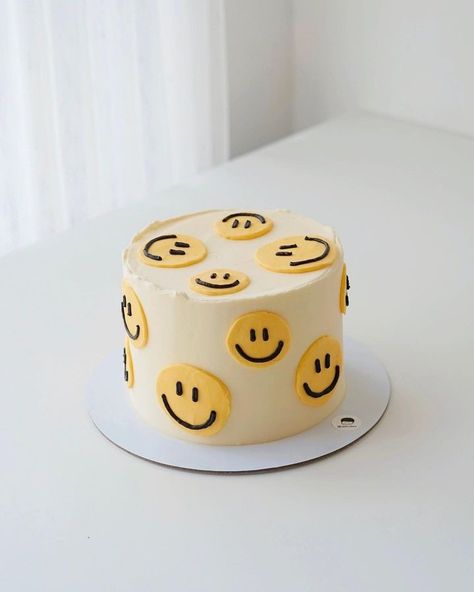 All Posts • Instagram Happy Dude Cake Smash, Smiley Face First Birthday Cake, Checker Birthday Cake, Smiley Face Cake Smash, Drinks For First Birthday Party, Smile Birthday Cake, Two Cool Cake Ideas, Two Cool Birthday Party Food, Smily Face Cakes