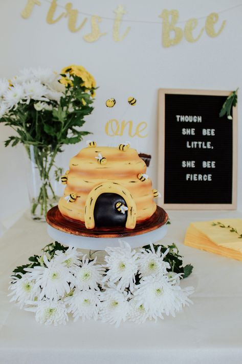 First Beeday Cake, Bee Themed 1st Birthday Party Girl, Baby Girl 1st Birthday Bee Theme, First Birthday Girl Bee Theme, Bee 1st Birthday Party Girl, Bee Themed First Birthday Girl, Bee First Birthday Party Girl, Bee Birthday Party Girl, 1 Year Birthday Party Ideas Girl