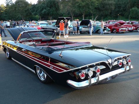 1961 Chevy Impala, Impala Convertible, Black Convertible, Cool Old Cars, Old School Cars, American Classic Cars, Best Classic Cars, Classy Cars, Chevy Impala