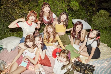 K-pop's "Big 3" entertainment company ranking shifted as the stock market revealed that JYP Entertainment had overtaken YG Entertainment as the second-best valued Korean music label. Twice Photoshoot, Twice Group, Twice Wallpaper, Twice Album, Cool Tech Gadgets Electronics, Velvet Wallpaper, Sana Minatozaki, Sana Momo, Wallpaper Dekstop