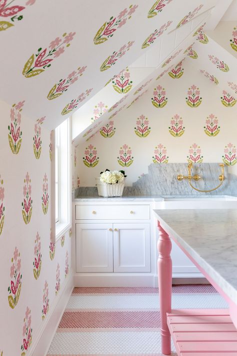 Cottage Laundry Room, Attic Room Ideas, Pink Laundry Rooms, Attic Makeover, Girls Bedroom Makeover, Laundry Room Wallpaper, Stylish Laundry Room, Colorful Cottage, Southern House