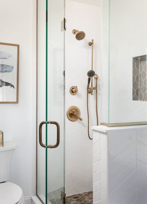 26 Stylish Walk-In Shower Ideas for Small Bathrooms Small Walk In Shower Ideas, Half Wall Shower, Walk In Shower Ideas, Kate Marker Interiors, Guest Bathroom Remodel, Chevron Tile, Ideas For Small Bathrooms, Knee Wall, Walk In Shower Designs