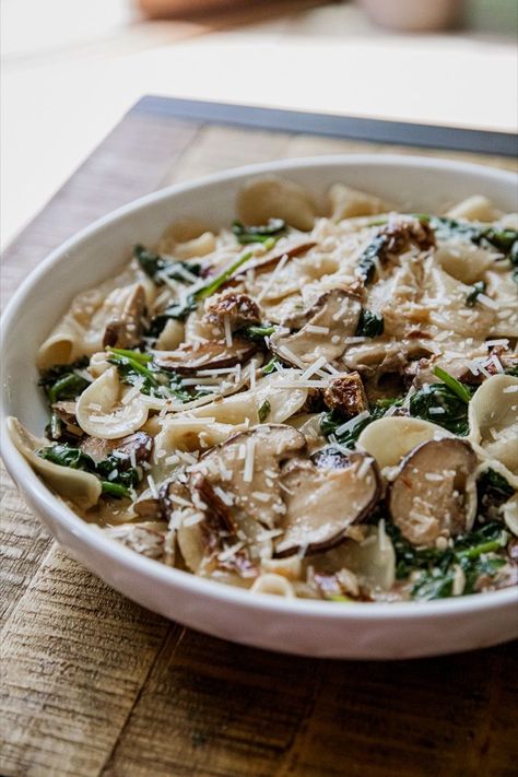 Creamy Sun-Dried Tomato Pasta Prime Rib Recipe Easy, Leftover Prime Rib Recipes, Grilled Broccolini, Sun Dried Tomato Pasta, Easy Taco Recipes, Dinner Favorites, Big Families, Prime Rib Recipe, Crimini Mushrooms