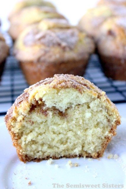 Amish Cinnamon Muffins (Quick Amish Friendship Bread Muffins) Herman Cake, Breakfast Muffins Recipes, Sour Cream Coffee Cake Muffins, Amish Friendship Bread, Friendship Bread, Muffins Recipes, Coffee Cake Muffins, Sour Cream Coffee Cake, Cake Muffins