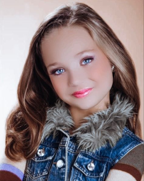 Maddie Ziegler Headshots Dance Moms, Maddie Ziegler Headshots, Maddie Ziegler Rares, Dance Moms Headshots, Dance Moms Maddie, Dance Moms Moments, Dance Moms Dancers, Dance Mom, Maddie Ziegler