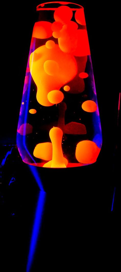 Lava Lamp Aesthetic, Aesthetic Neon Lights, Cool Lava Lamps, Origami Tattoo, Lamps Aesthetic, Aesthetic Neon, Lampe Diy, Origami Fashion, New Retro Wave