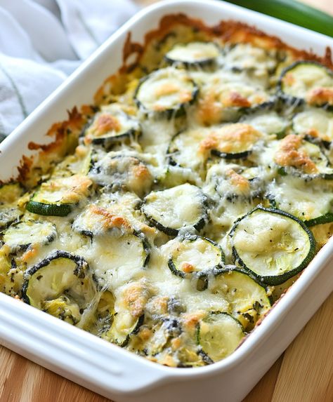 Casseroles With Vegetables, Zucchini Casseroles, Easy Zucchini Casserole, Cheesy Zucchini Casserole, Summer Squash Casserole, Yellow Squash Casserole, Zucchini Casserole Recipes, Zucchini Cheese, Squash Casserole Recipes