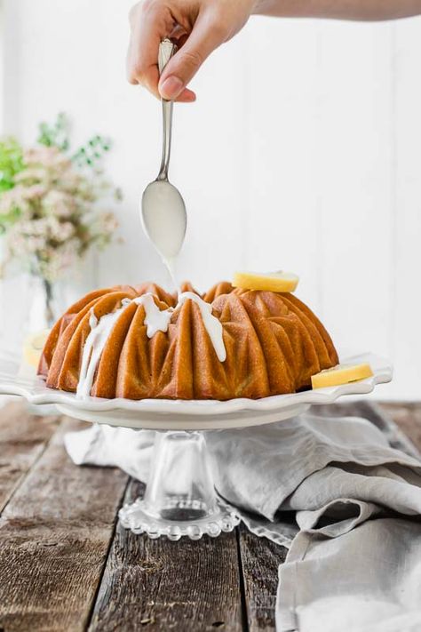 Tea Desserts, Lemon Cake Easy, Southern Sweet Tea, Lemon Cake Recipe, Bundt Cakes Recipes, Savoury Cake, Tea Cakes, Lemon Cake, Sweet Tea