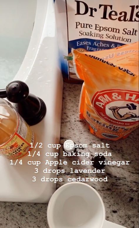 Inflammation Bath Soak, Bath For Sickness, Acv Bath, Detox Bath For Kids, Herbal Remedies Recipes, Sick Remedies, Detox Bath, Home Health Remedies, Diy Remedies