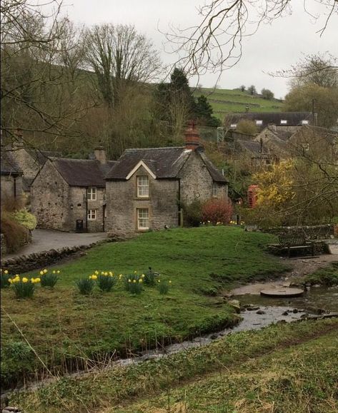 Irish Village Aesthetic, England's Countryside, Village Aesthetic, England Countryside, Country Cottages, British Country, English Village, British Countryside, England And Scotland