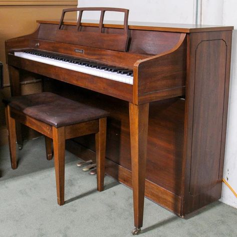 Spinet Piano, Beginning Piano, Piano Bench, Upright Piano, Concert Venue, Music Centers, Digital Piano, Dark Walnut, Labor