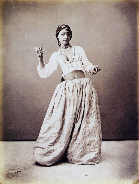 Anonymous Dancer, Egypt c. 1870 Egypt Vintage, History Of Dance, Vintage Egypt, Egyptian Accessories, 2010s Fashion, 40s Fashion, Arab Women, Belly Dancing, Cairo Egypt