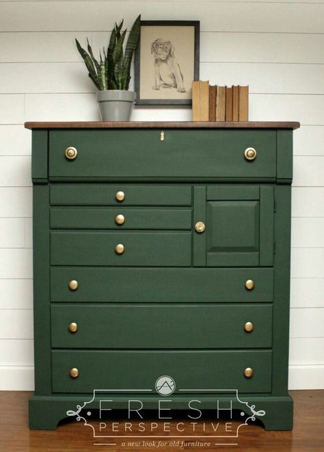 Green painted Dresser Layering Chalk Paint, Green Painted Dresser, Bedroom Inspirations Green, Refurbished Dresser, Green Painted Furniture, Green Dresser, Painted Bedroom Furniture, Green Furniture, Furniture Flip