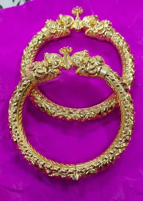 Neck Lace Designs Gold Jewelry, Kankanalu Gold Designs Latest For Women, Nakshi Bangles Gold, Kankanalu Gold Designs, Kankanalu Gold Designs Latest, Big Bangles, Man Gold Bracelet Design, Rajputi Jewellery, Bridal Jewellery Inspiration