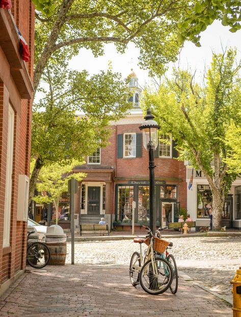 Summer In Nantucket, New England House Exterior, Nantucket Aesthetic, Cape Cod Exterior, Hamptons Aesthetic, Nantucket Summer, New England Aesthetic, New England Summer, Nantucket Style