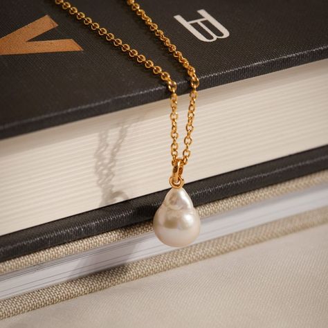 1,706 Likes, 55 Comments - Monica Vinader Official (@monicavinader) on Instagram: “She’s new here: our new pearl pendant charm makes a statement all on its own.  #MonicaVinader” Affordable Dainty Pearl Necklace With Pearl Charm, Luxury Pear-shaped Necklace With Pearl Charm, Reflecting Light, Baroque Pearl Necklace, Monica Vinader, Freshwater Cultured Pearls, Pearl Charms, Dream Jewelry, Recycled Sterling Silver