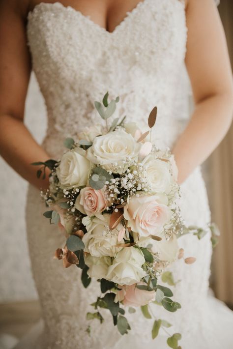 Messy Style, Teardrop Bouquet, Strapless Wedding Dress, Lace Wedding, Wedding Flowers, Light Pink, Wedding Dresses Lace, Wedding Dress, Lace