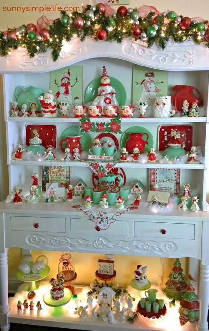 Hometalk Retro Christmas Decorations, Vintage Christmas Decor, Christmas Cottage, Christmas Memory, Christmas Display, Vintage Christmas Decorations, Christmas Kitchen, Décor Diy, Vintage Ornaments