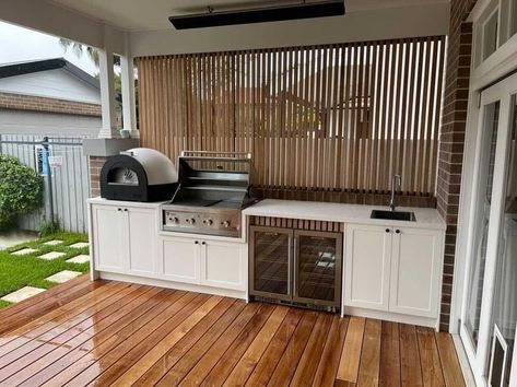 Outdoor Bbq Area, Grill Outdoor, Kitchen Ikea, Outdoor Barbeque, Modern Outdoor Kitchen, Kitchen Design Layout, Outdoor Kitchen Plans, Outdoor Bbq Kitchen, Kitchen Grill