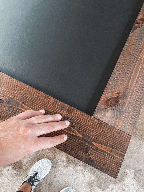 Blackboard Ideas Kitchen, Giant Chalkboard Diy, Chalkboard Wall Diy, Diy Blackboard, Diy Chalkboard Frame, Large Framed Chalkboard, Magnetic Chalkboard Wall, Chalkboard Organizer, Vendor Market